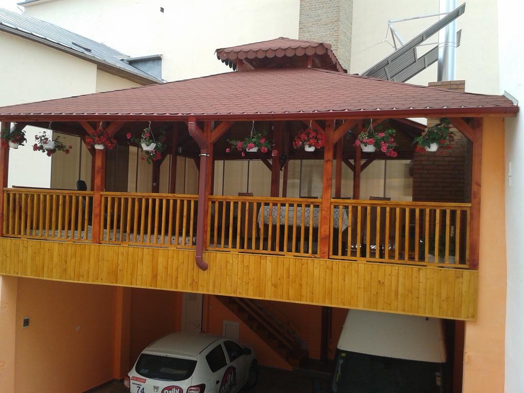 Vila Adriano Turda Exterior photo