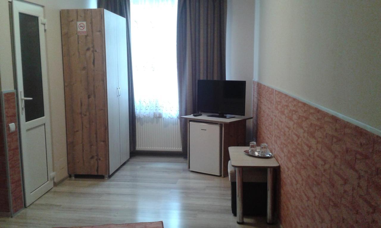 Vila Adriano Turda Exterior photo